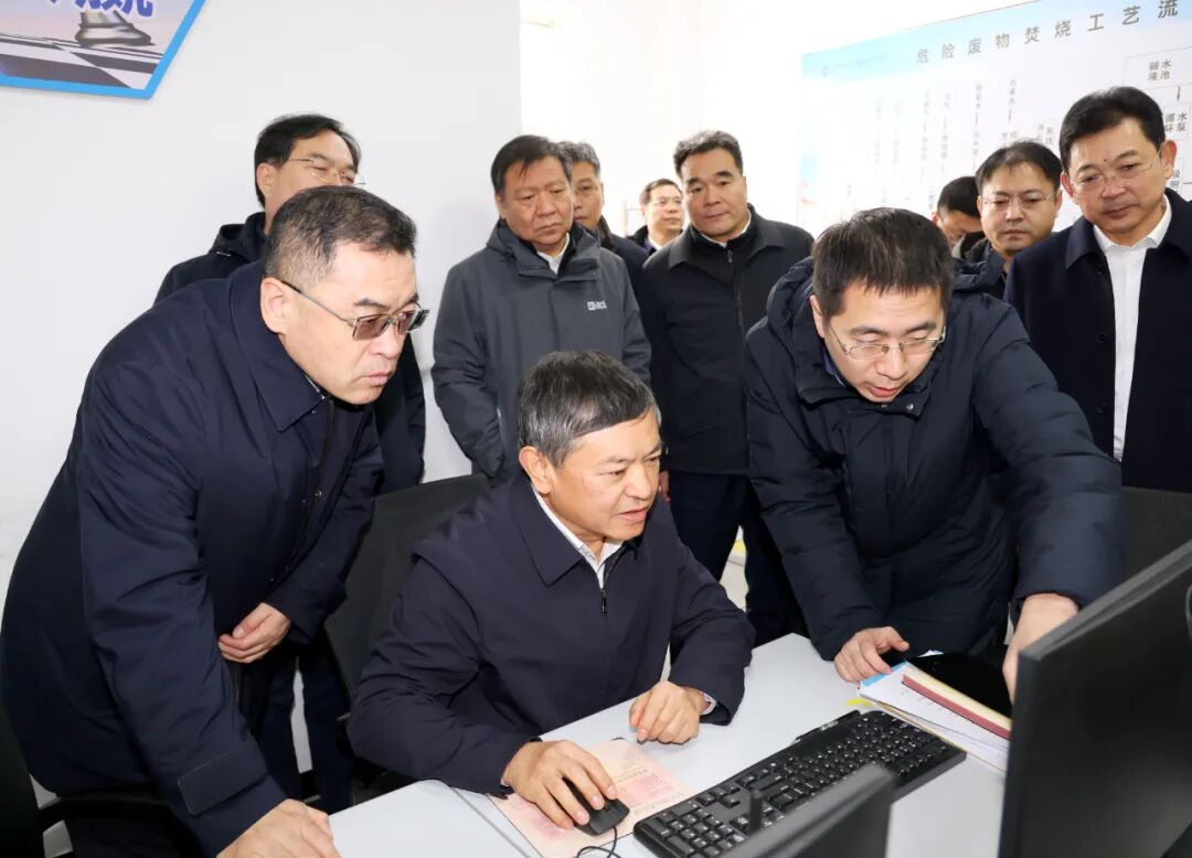 生态环境部部长黄润秋赴河南省调研大气污染防治工作