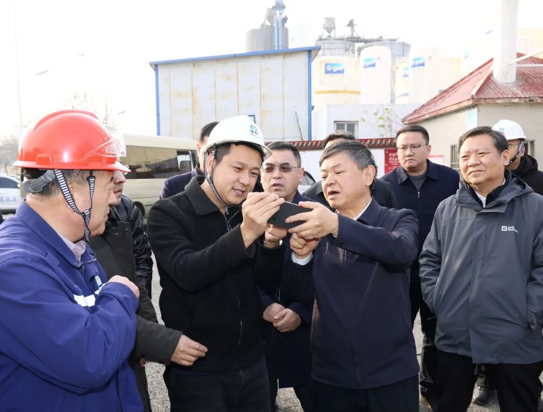 生态环境部部长黄润秋赴河南省调研大气污染防治工作