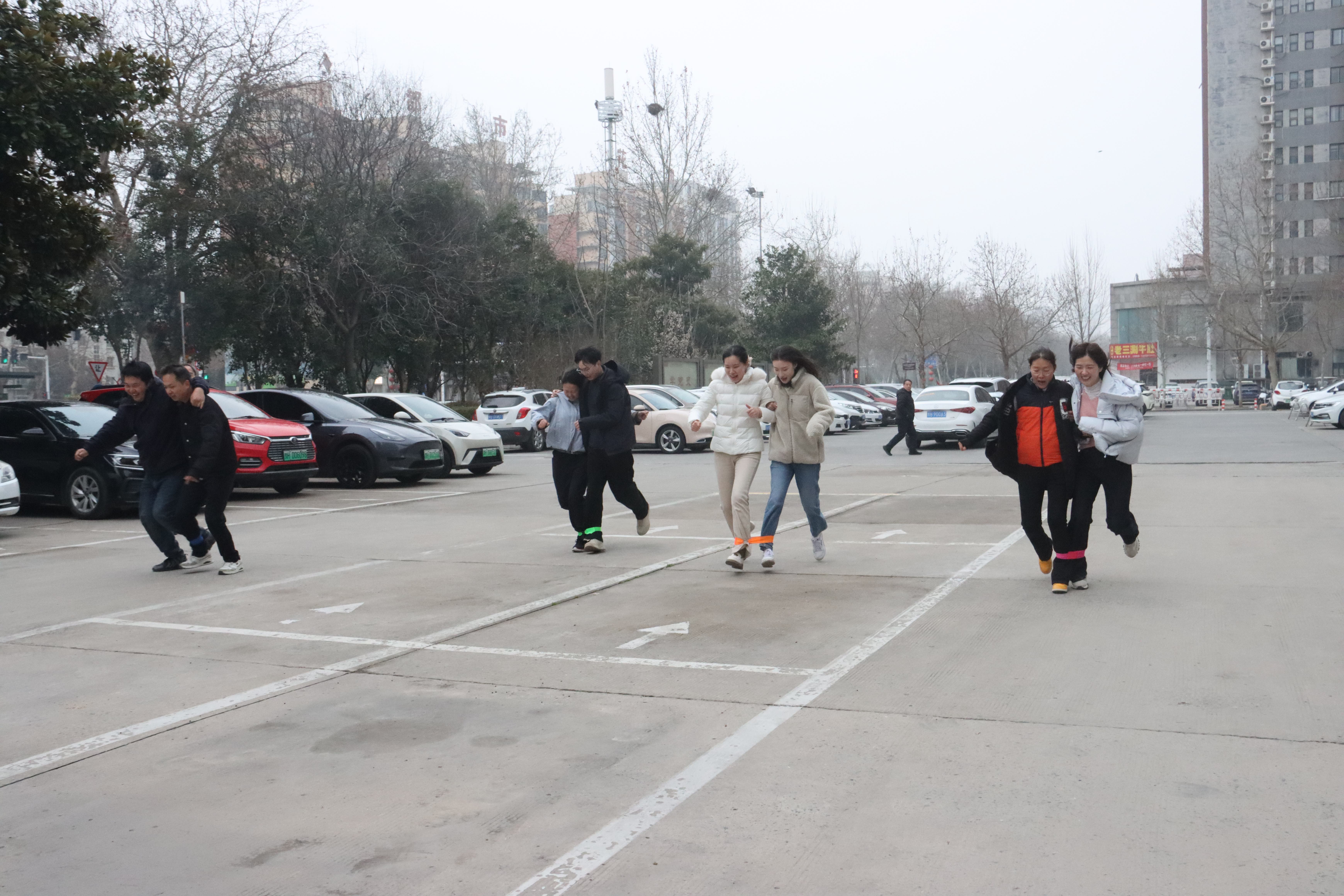 市生态环境系统开展庆祝“三八”国际劳动妇女节系列活动