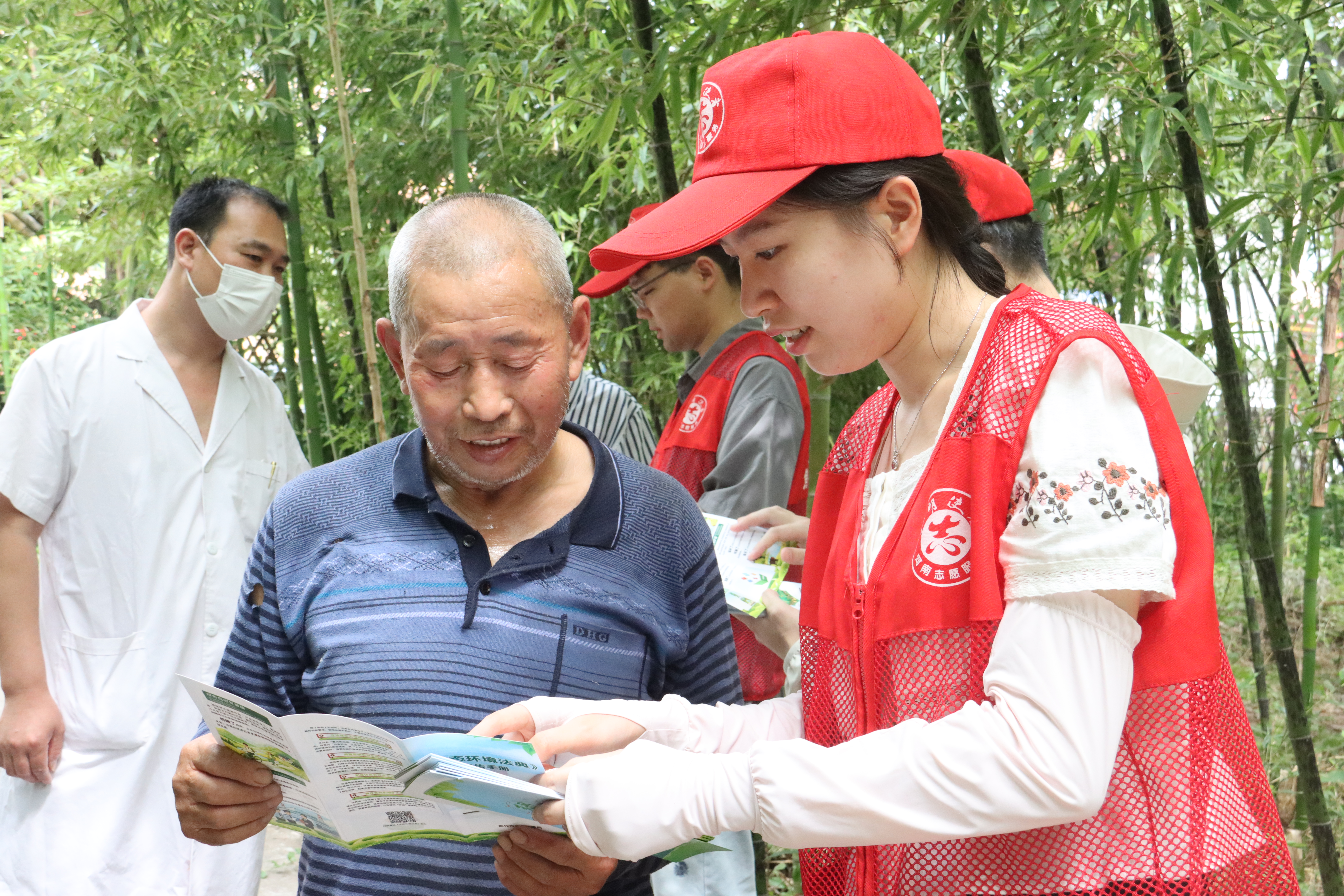 美丽中国宣传周︱ “乡音土话”讲法典 环保理念润民心 美丽中国宣传周︱ “乡音土话”讲法典 环保理念润民心