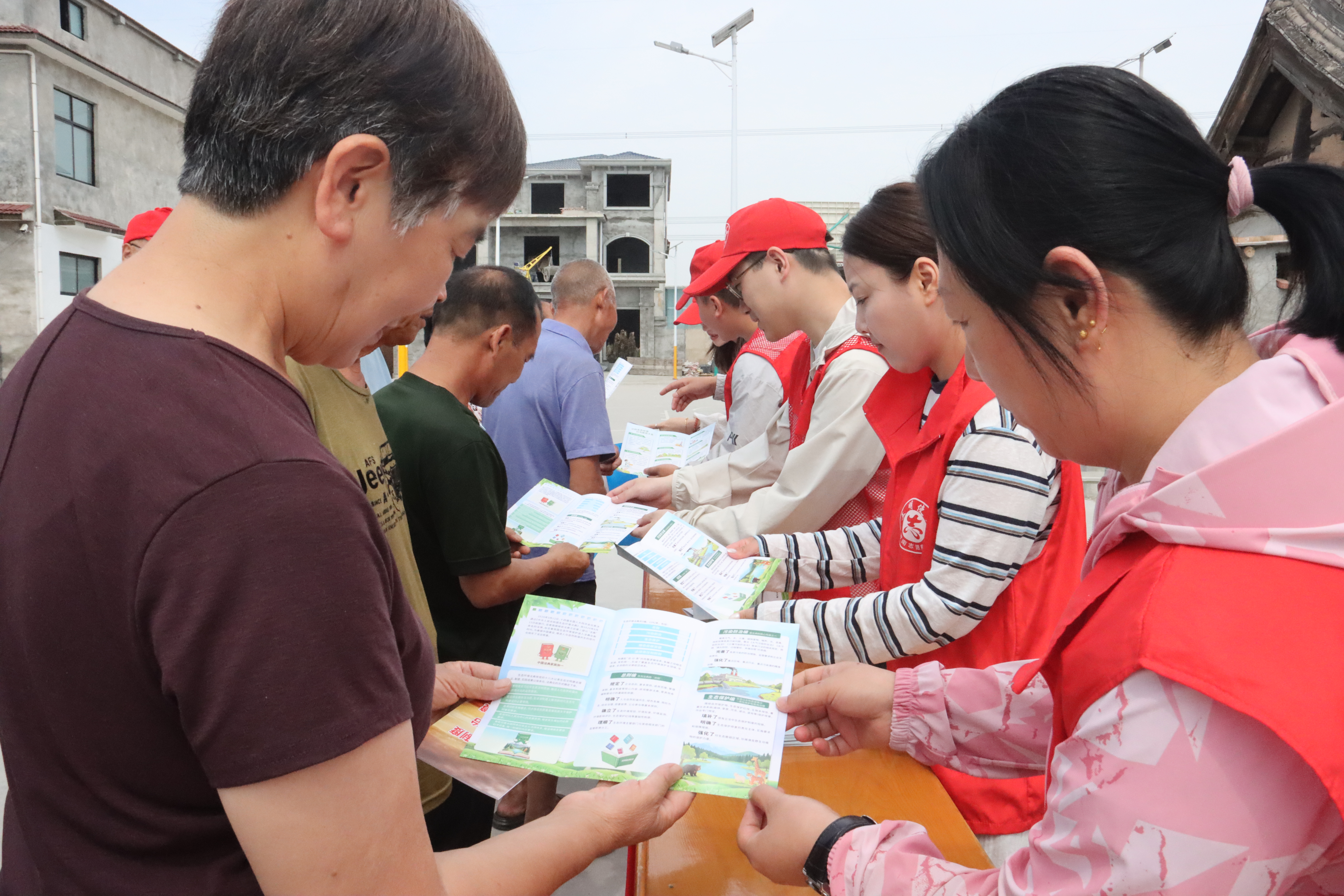 美丽中国宣传周︱ “乡音土话”讲法典 环保理念润民心 美丽中国宣传周︱ “乡音土话”讲法典 环保理念润民心