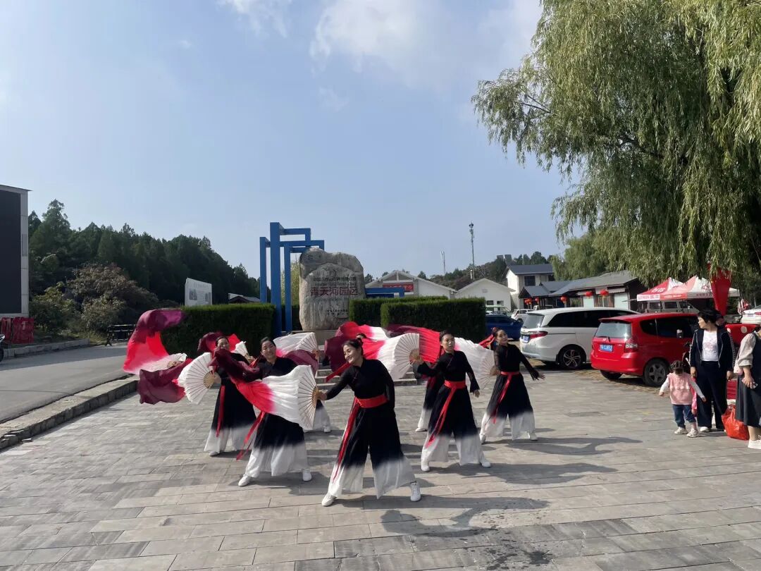 红叶、云海和非遗，周末到青天河赏大片！