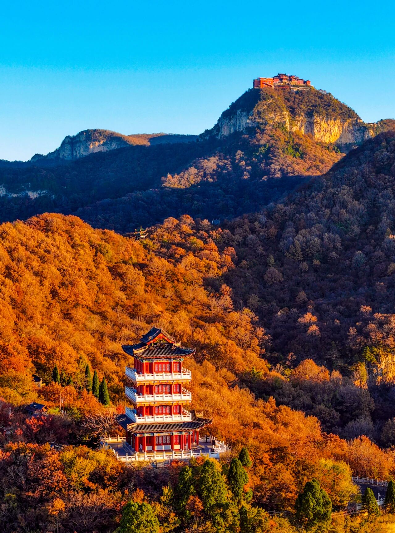 太震撼!这里的“日照金山”巨引流!