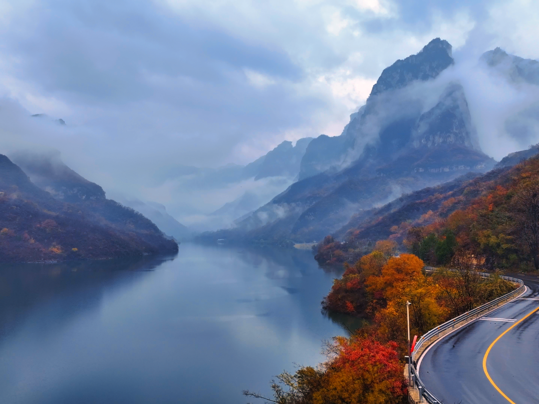 高光时刻!云台山子房湖变身天空之镜! 高光时刻!云台山子房湖变身天空之镜!