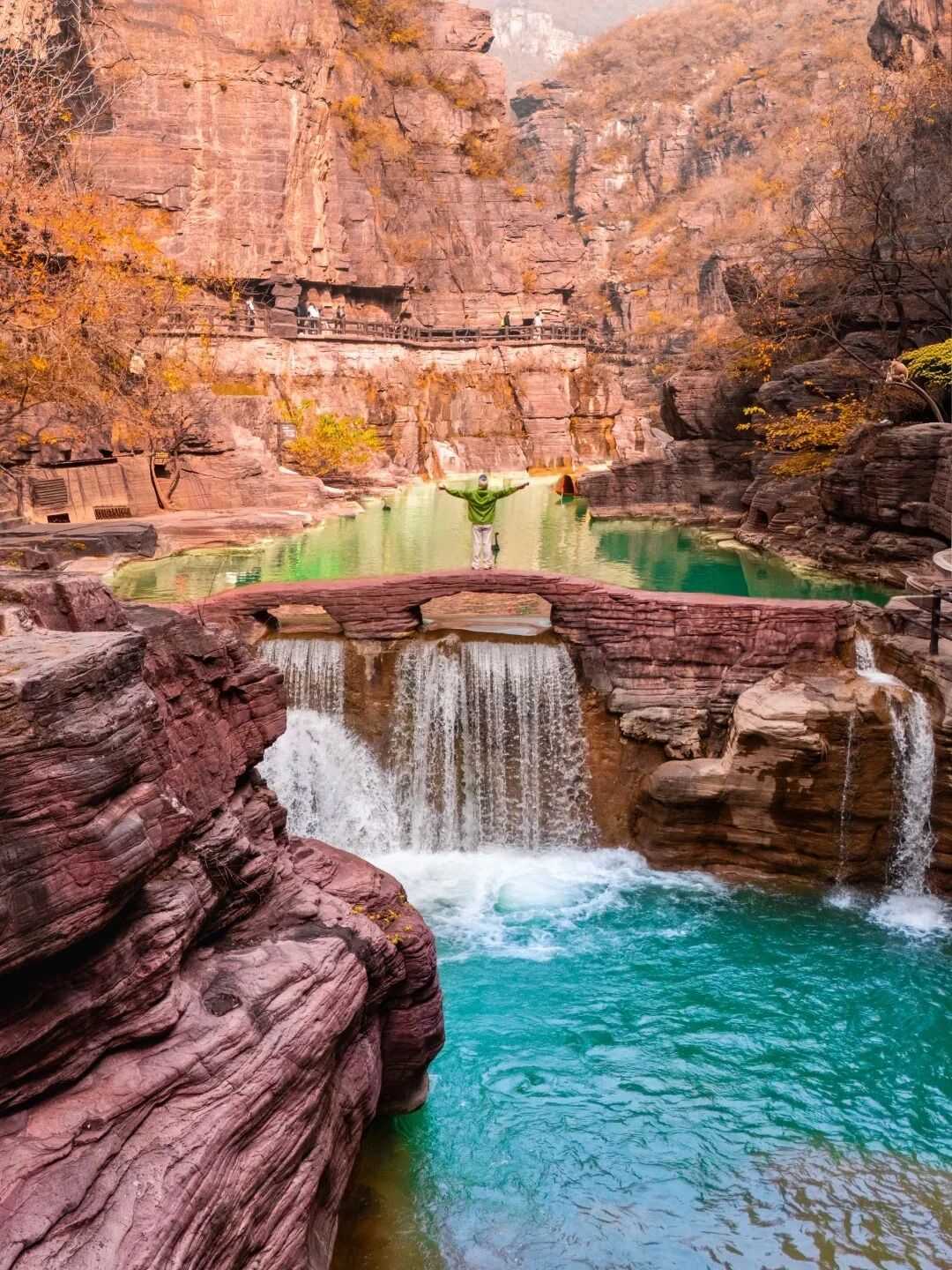 在这里，用一个季节治愈岁月的恒常！