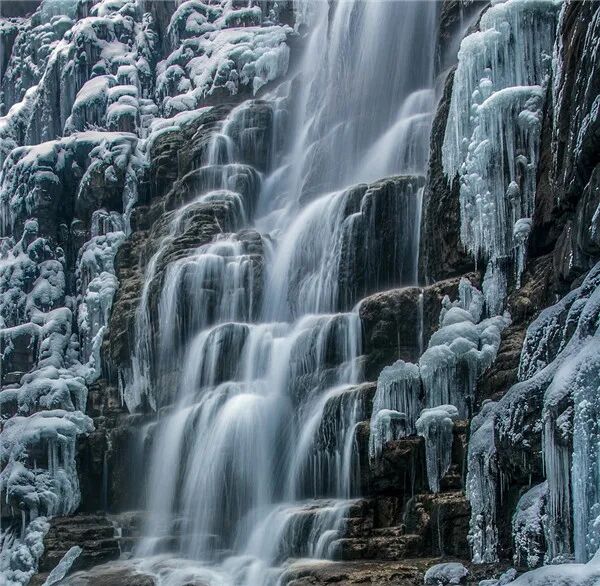 美哭了！云台山下雪大片！
