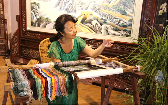 焦作“山阳刺绣”登上“中国绣娘”马年台历! 焦作“山阳刺绣”登上“中国绣娘”马年台历!