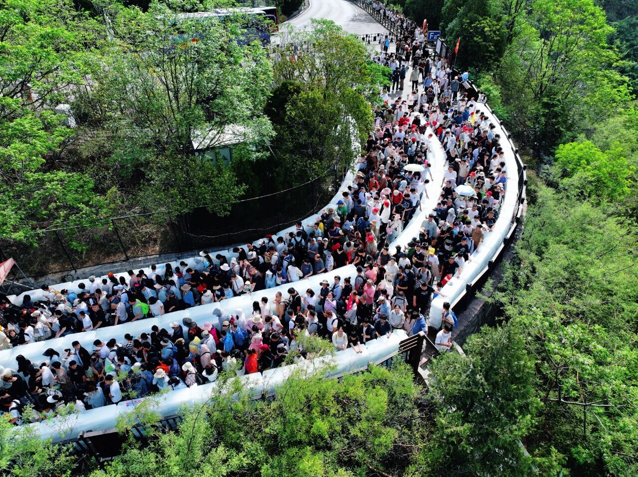 开年第一天！《河南日报》为何首推云台山？