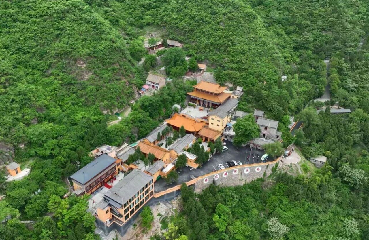 看美景更高速!从这里到神农山仅需3分钟! 看美景更高速!从这里到神农山仅需3分钟!