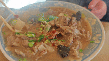 沁阳小店凭一碗肉片连汤火了44年！