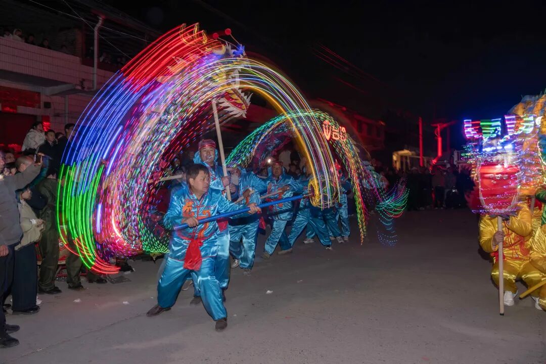 《河南日报》盛赞焦作非遗：天下第一火龙！