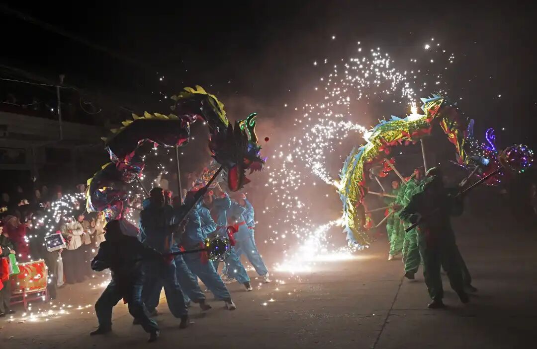 《河南日报》盛赞焦作非遗：天下第一火龙！