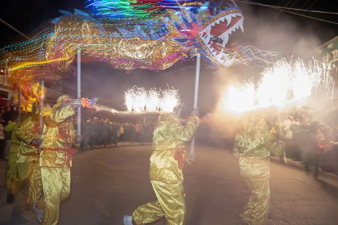 《河南日报》盛赞焦作非遗：天下第一火龙！