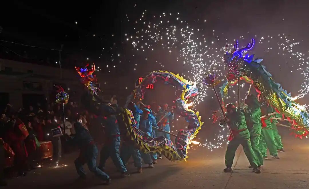 《河南日报》盛赞焦作非遗：天下第一火龙！