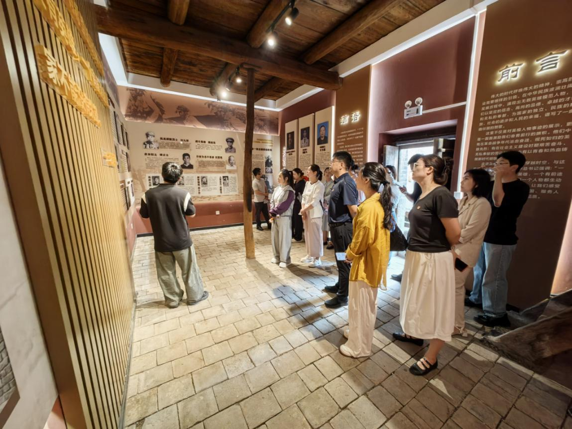 市文广旅局 开展迎“七一”实地践学暨专题党课活动 市文广旅局 开展迎“七一”实地践学暨专题党课活动