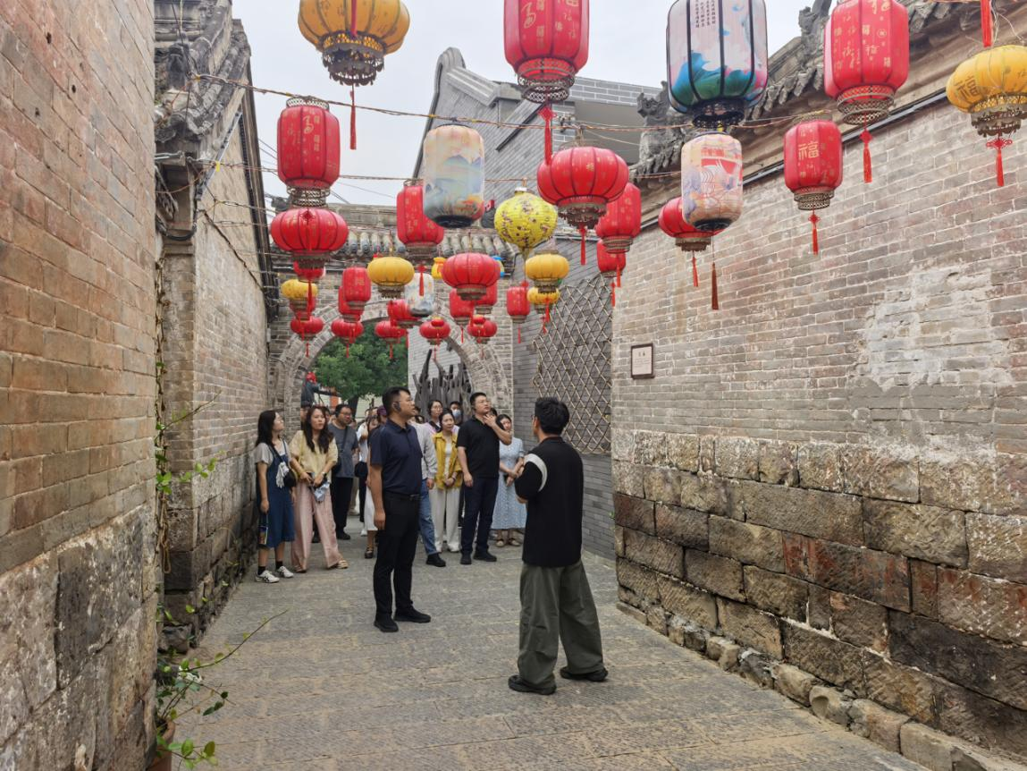 市文广旅局 开展迎“七一”实地践学暨专题党课活动 市文广旅局 开展迎“七一”实地践学暨专题党课活动