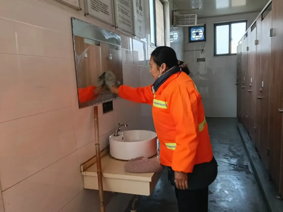 焦作城管：全城清洁常态化 环卫担当靓市容