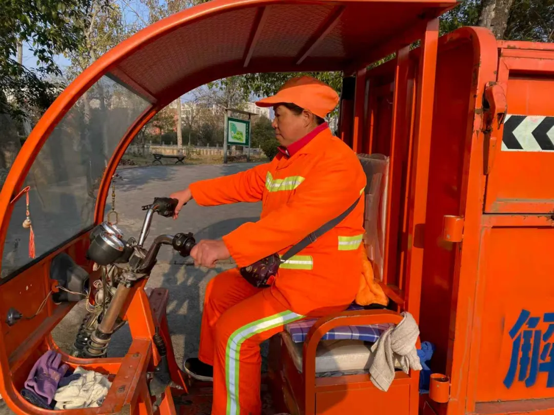 最美城管人｜一双茧手，唤醒整座城市的黎明