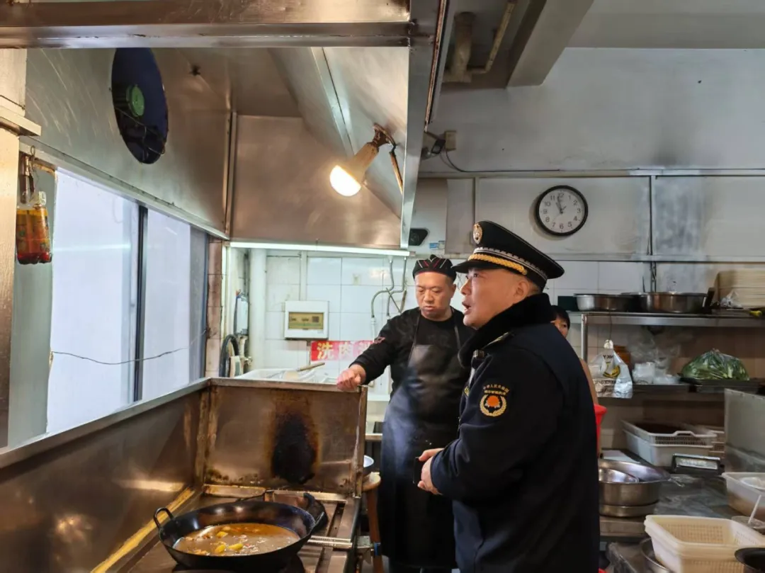 焦作“七查看+在线智管”双管齐下，让烟火气清新又文明