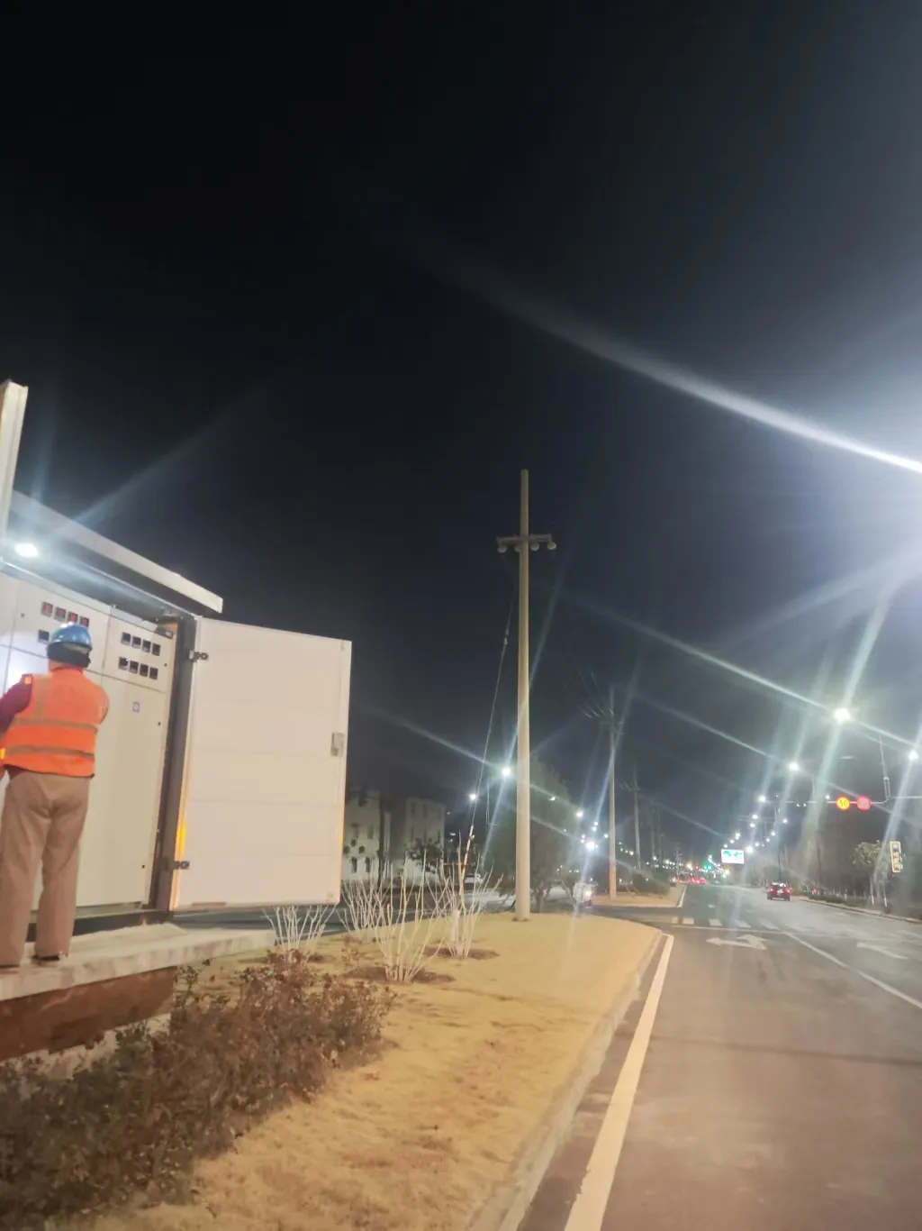 牧野路（影视路—建设路）全线亮灯 市城管局跑出民生实事“加速度”