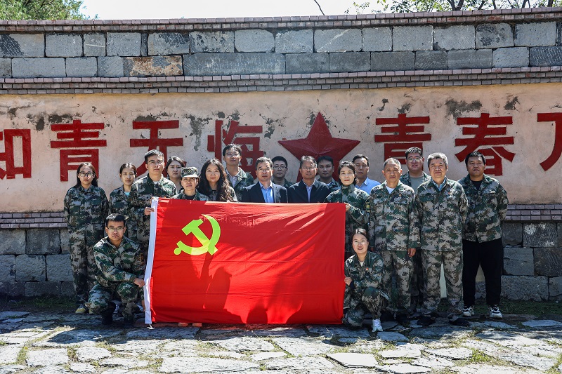 市林业局举办“古树名木保护科普宣传”主题党日活动