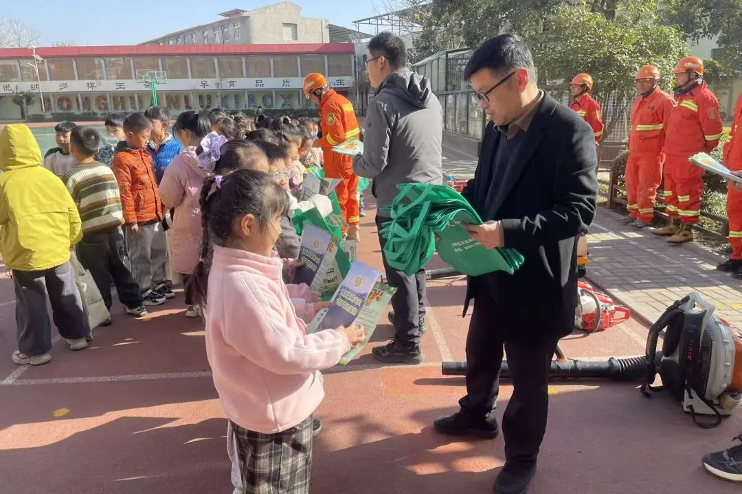 山阳区:森林防火“进校园” 筑牢安全“防火墙” 山阳区:森林防火“进校园” 筑牢安全“防火墙”