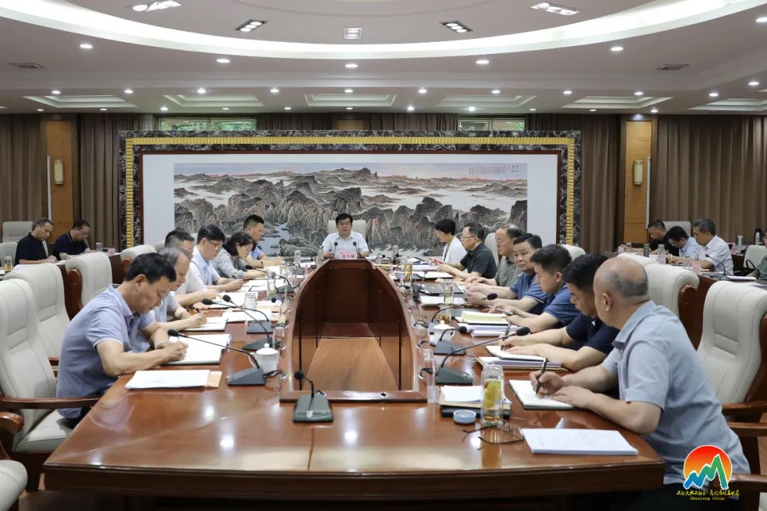 山阳区委理论学习中心组举行集体学习研讨会