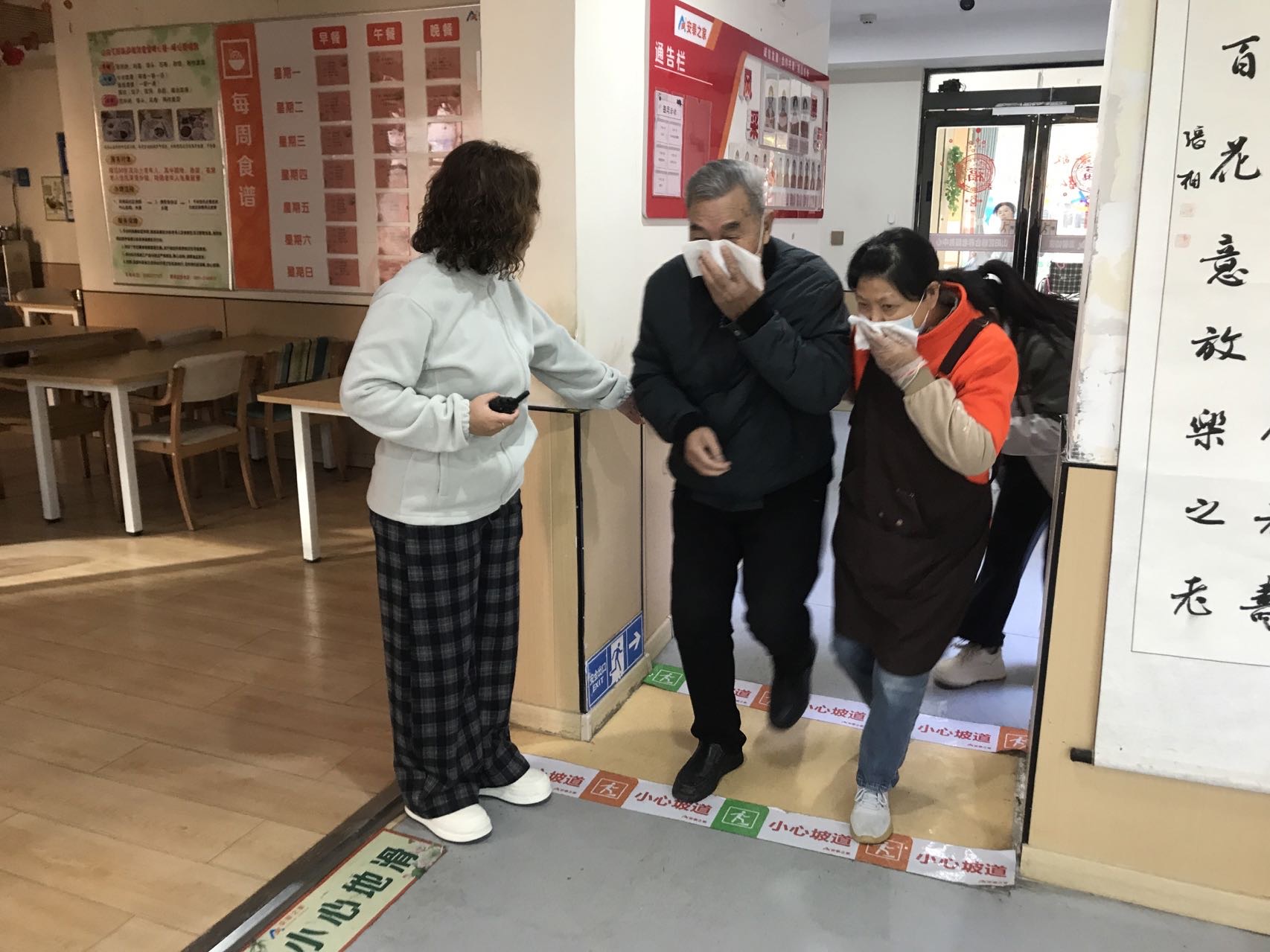 山阳区民政局：消防演练进养老机构 筑牢安全防护“生命线”