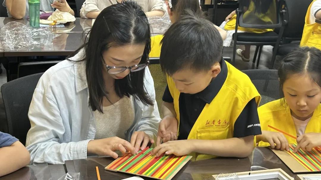【庆“六一”】工会送关爱 书香润童心