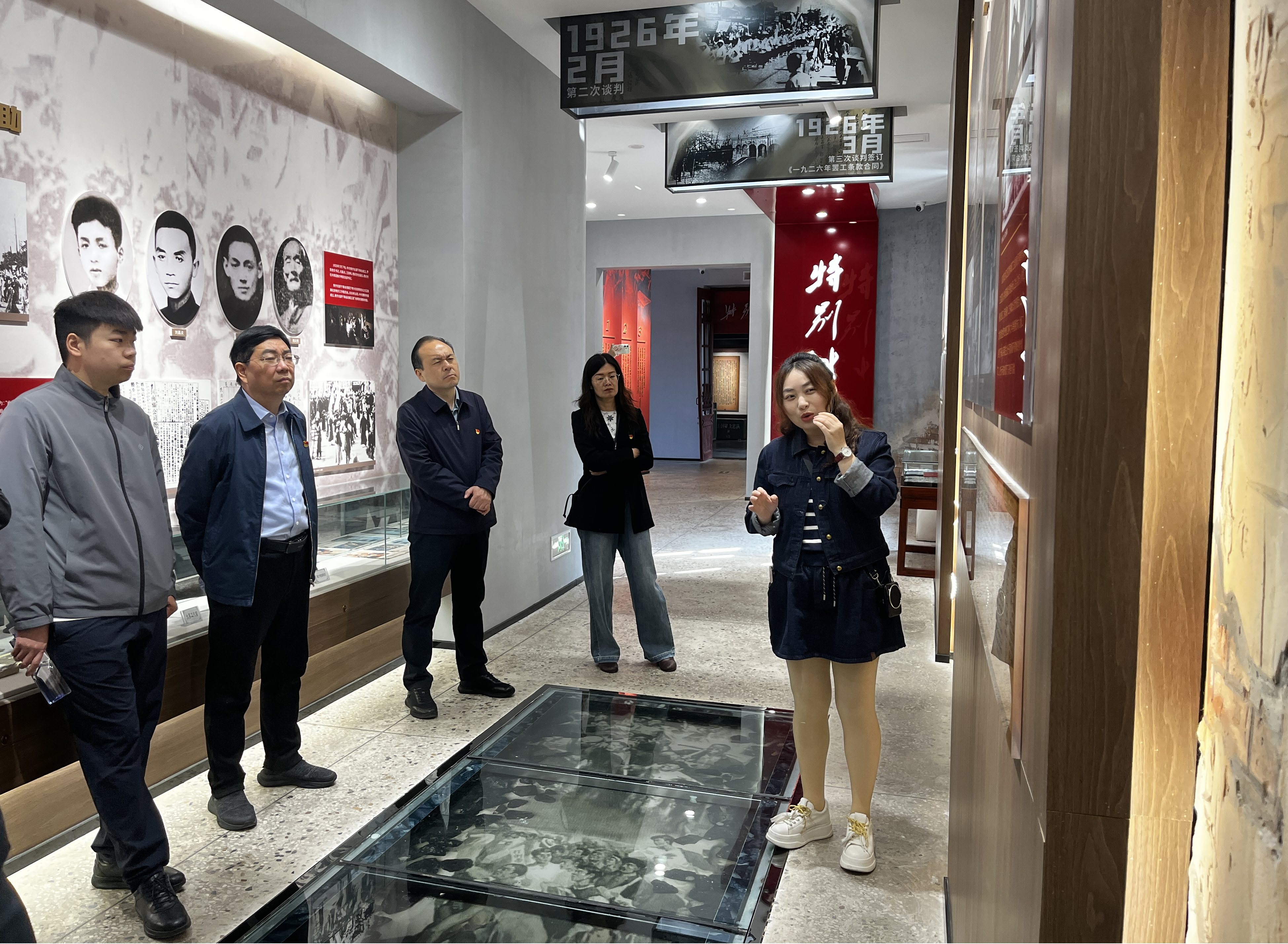 市信访局全体党员干部赴西大井开展国家安全主题党日活动