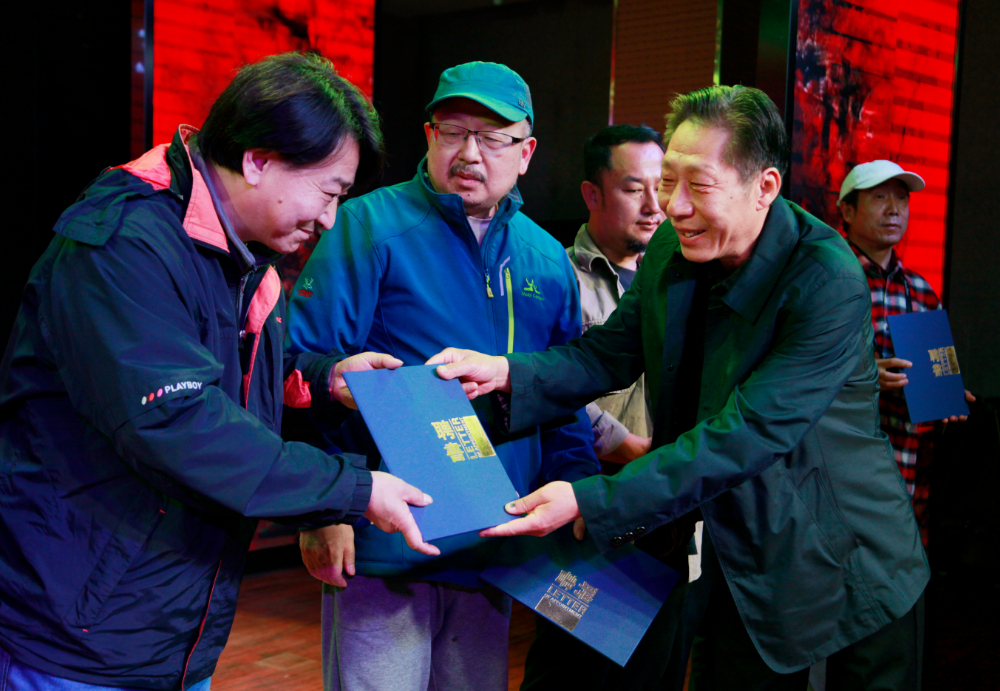 bdc7e2f093a356b88d718cc4e2cdbfd.jpg bdc7e2f093a356b88d718cc4e2cdbfd.jpg