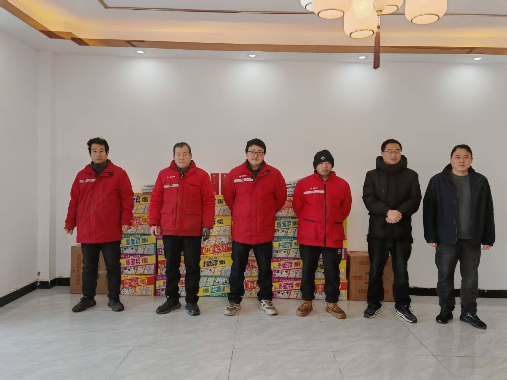 温县邮政业安全中心联合工会开展春 慰问快递员活动